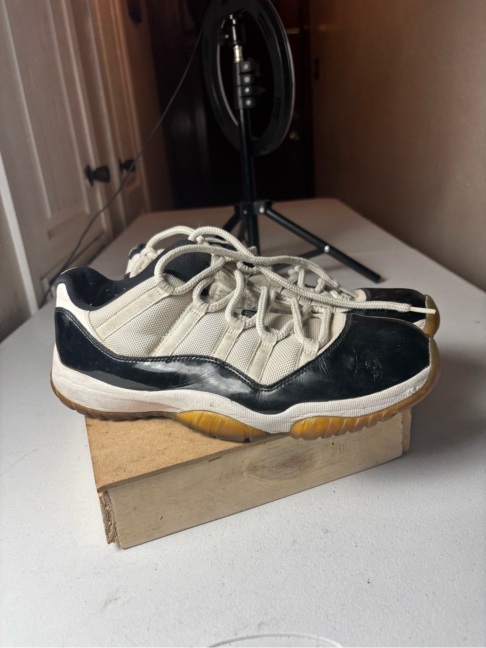 Jordan 11 Retro Concord sneakers in blackjack and cream #basketball #retro Sz 11